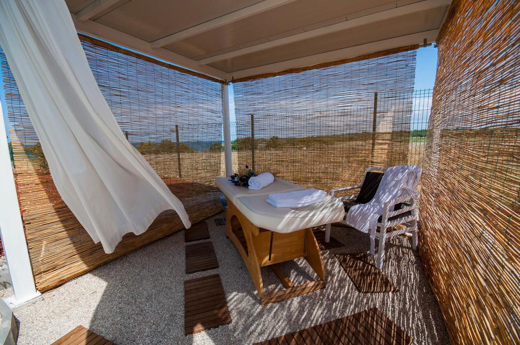 Camping Adria Mobile Homes In Camping Kastanija Новиград Экстерьер фото