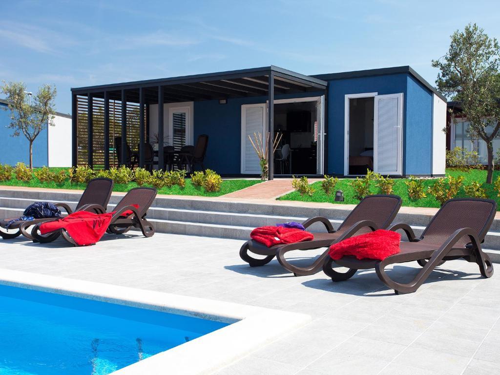 Camping Adria Mobile Homes In Camping Kastanija Новиград Экстерьер фото